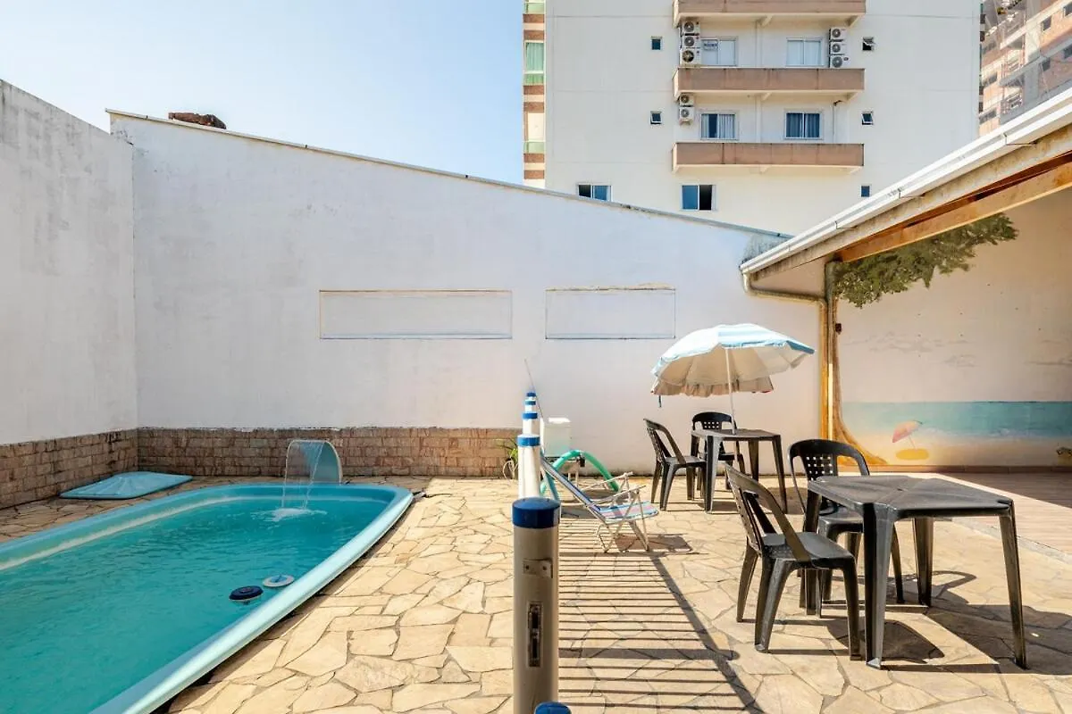 הוילה פנייה Piscina E Mar Em Unico Lugar בית נופש
